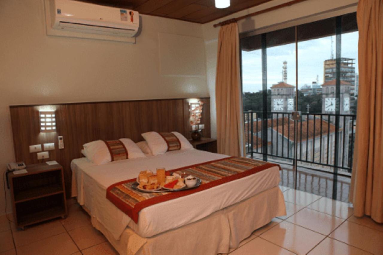 Mato Grosso Palace Hotel Куаба Екстериор снимка