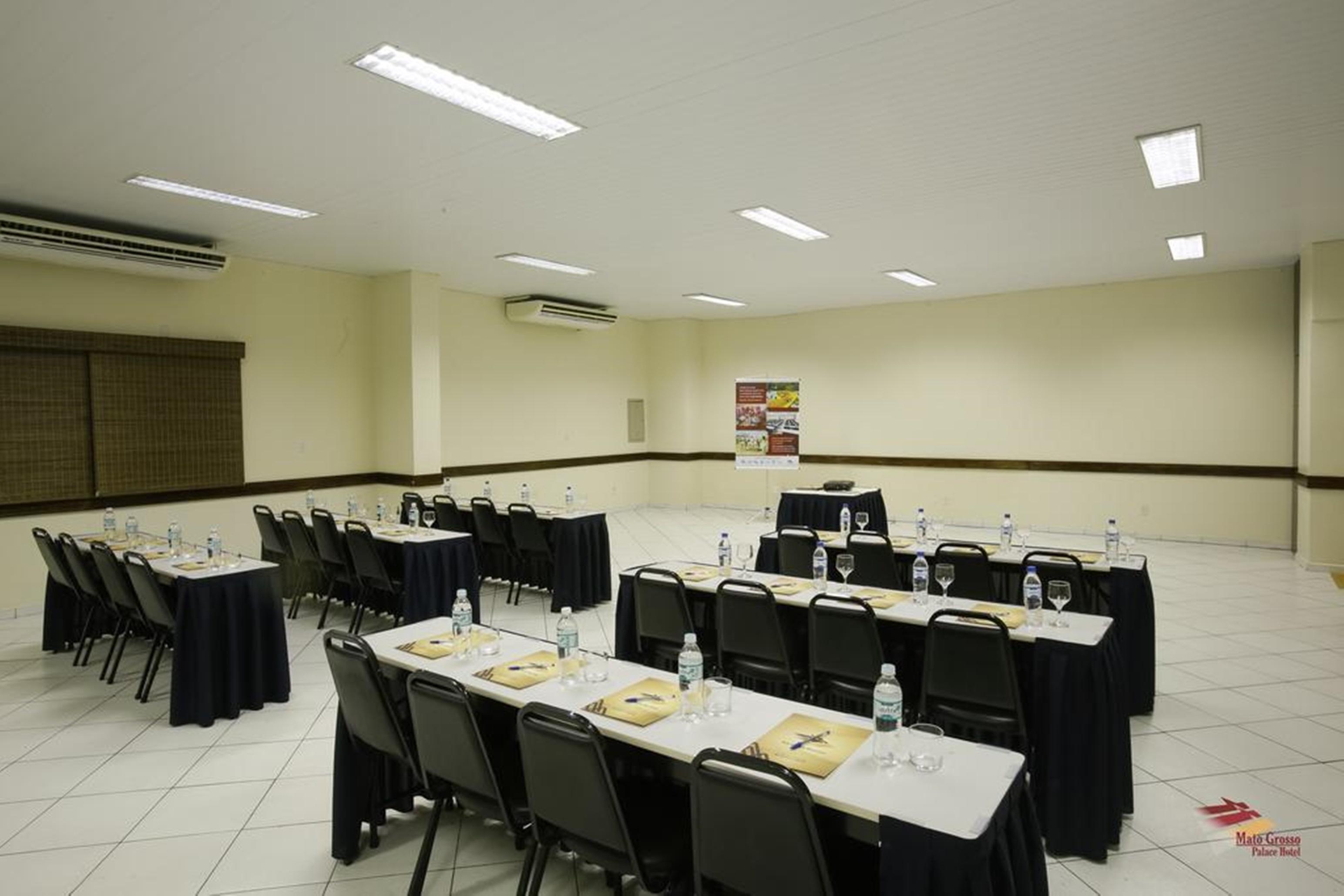 Mato Grosso Palace Hotel Куаба Екстериор снимка