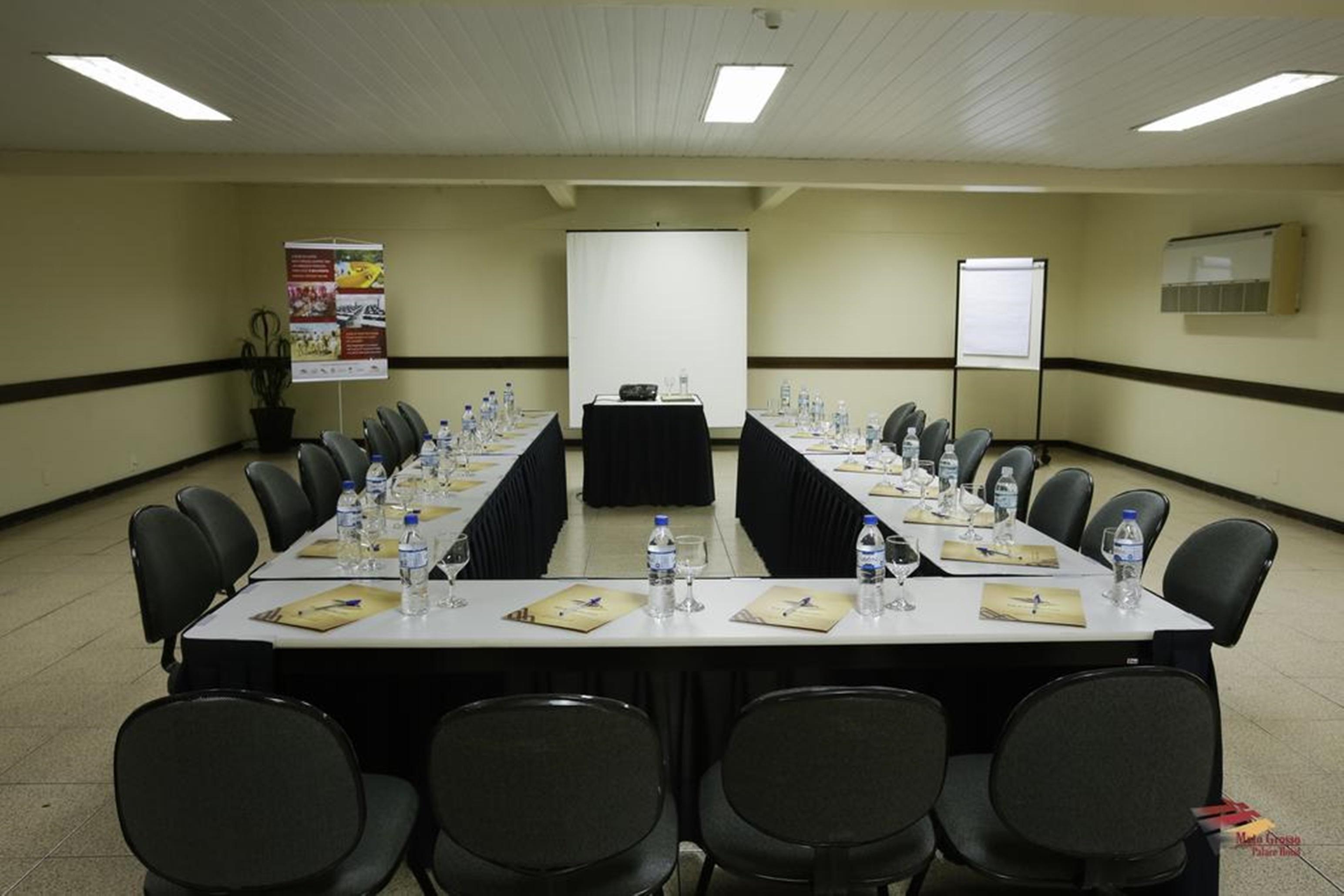 Mato Grosso Palace Hotel Куаба Екстериор снимка