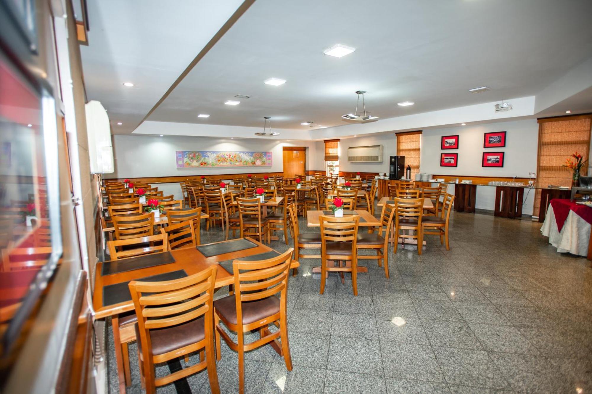 Mato Grosso Palace Hotel Куаба Екстериор снимка